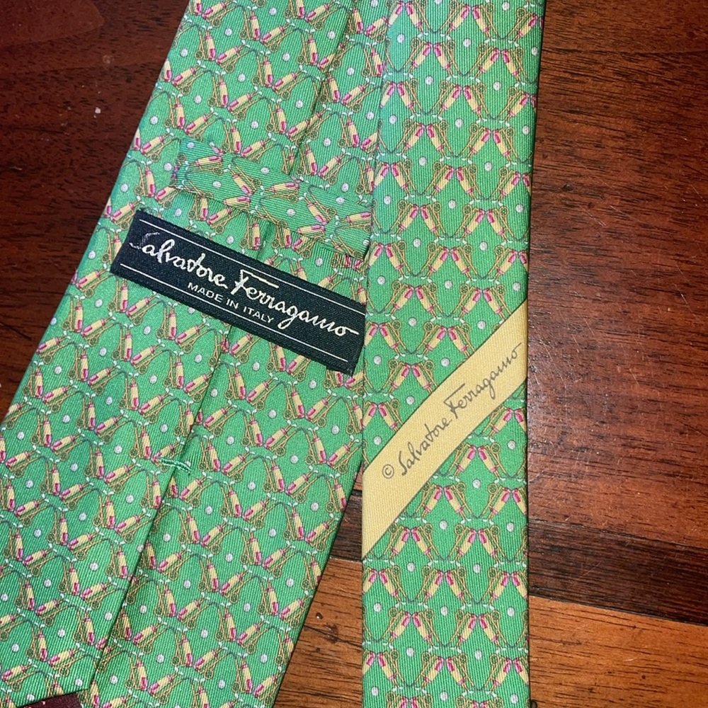 Salvatore ferragamo silk tie.  New! - Picture 2 of 2